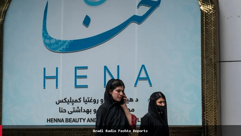 زنان افغان: طالبان به بهانه حجاب، مردان خانواده را بازداشت می‌کنند