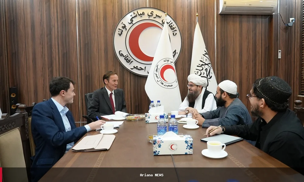 رئیس جمعیت هلال احمر افغانستان و نماینده ویژه بریتانیا در مورد نیازهای بشردوستانه گفتگو کردند
