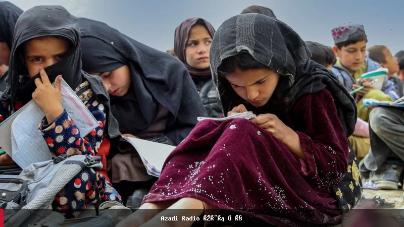 ذبیح‌الله مجاهد: بازگشایی مکاتب دخترانه بالاتر از صنف ششم در حال حاضر ممکن نیست