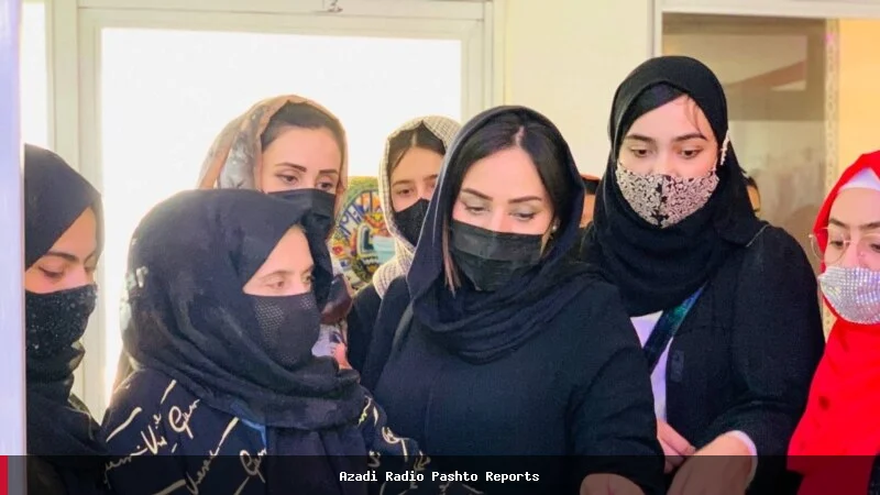 افغانی زنان با وجود محدودیت‌ها به تجارت آنلاین روی آورده‌اند