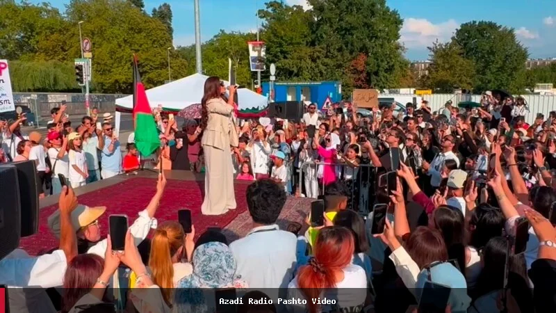 پنج سال پس از بازگشت طالبان؛ تظاهرات حمایت از زنان افغان در ژنو