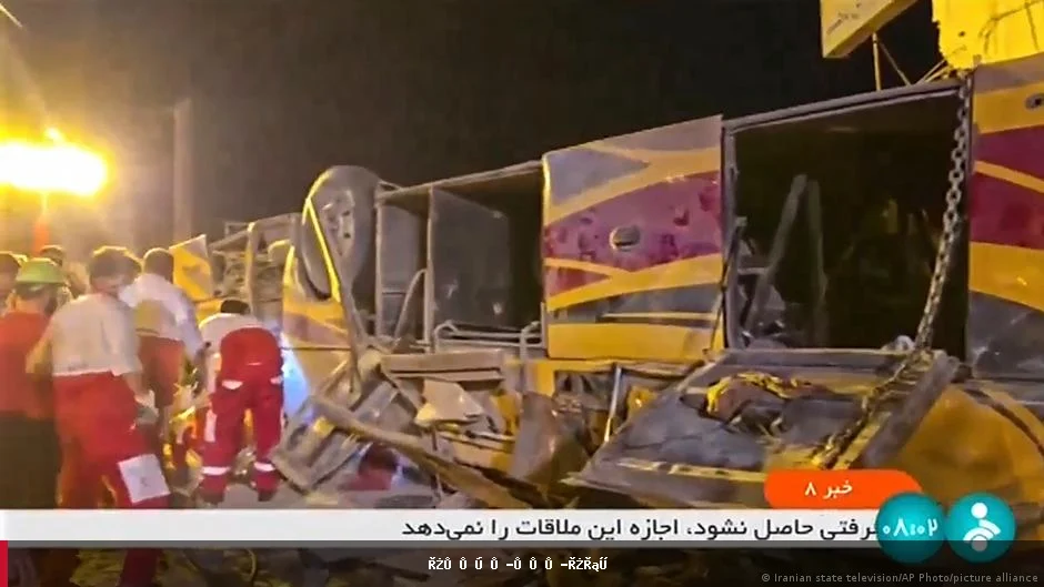 حادثه واژگونی بس مسافربری در ایران منجر به کشته و زخمی شدن چندین نفر شد