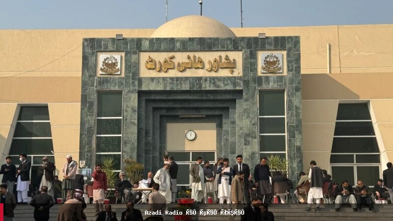 محکمه در پشاور به ۱۷ پزشک افغان اجازه ادامه تحصیل داد