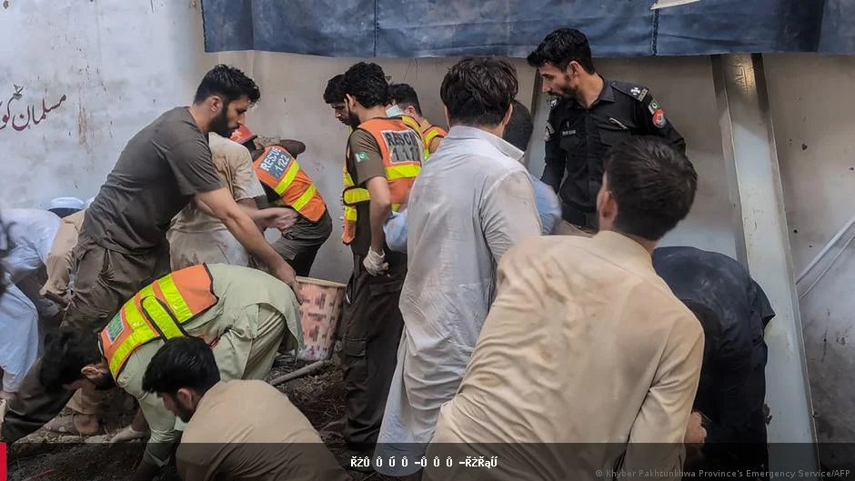 سقوط سقف مکتب ابتدائیه در پاکستان ۳۵ کشته و ۴۰ زخمی برجا گذاشت